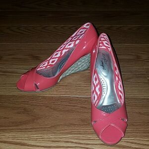 Deflex comfort coral peep toe wedges Sz 6 NWOT.